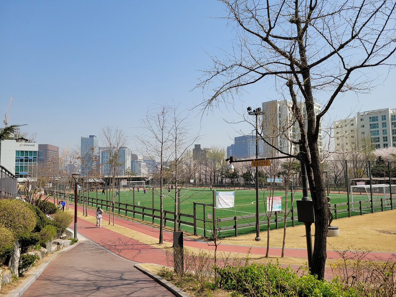 边路的防线 边路的防线